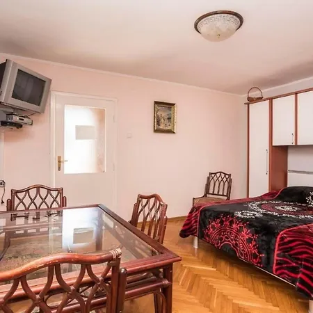 Dragica In Der Region Punta, Nahe Dem Und Strand, Wlan, Parkplatz Apartment